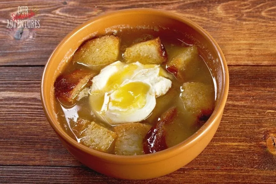 8 delicious dishes eaten in Spain during Semana Santa - Sopa de ajo