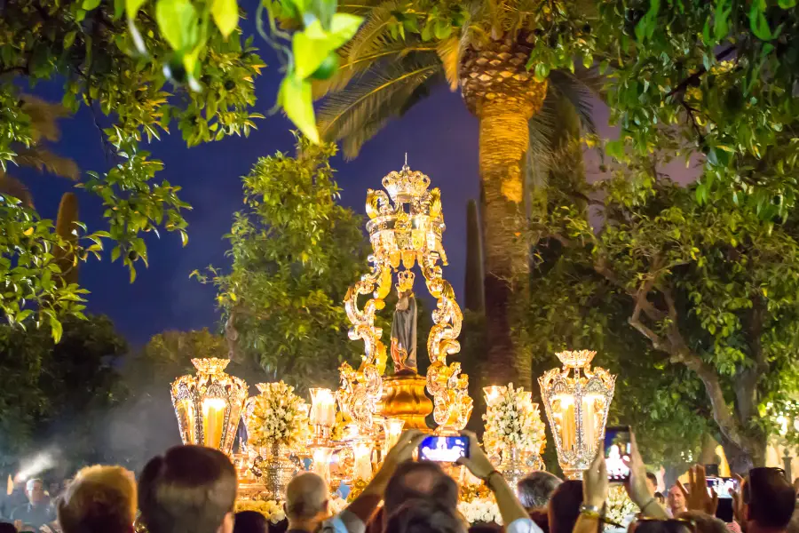 semana santa spain parade float