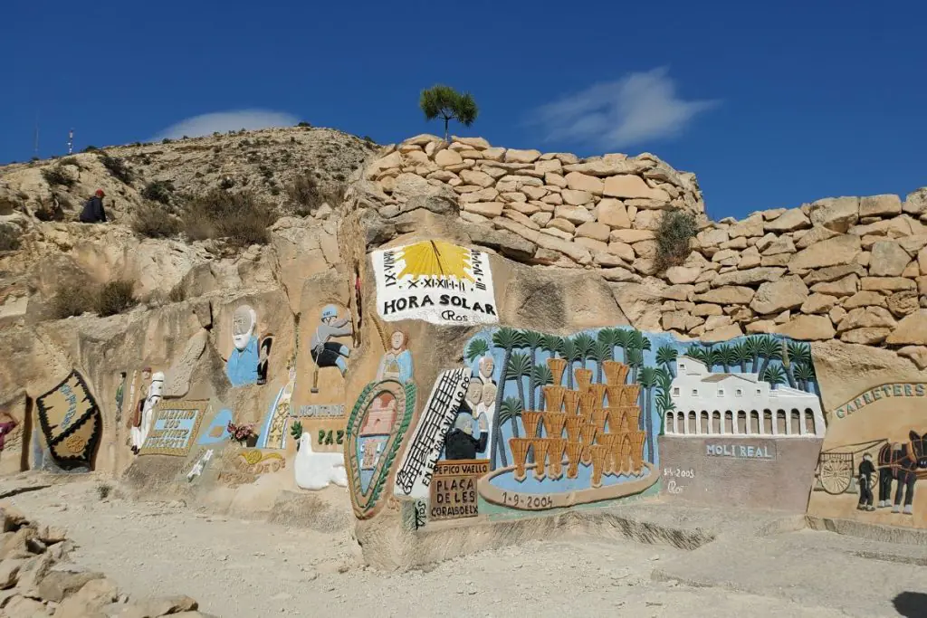 scupltures at el cau elche