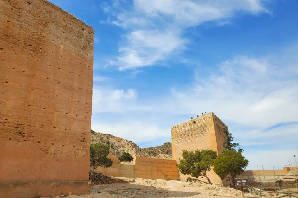 castillo mola novelda