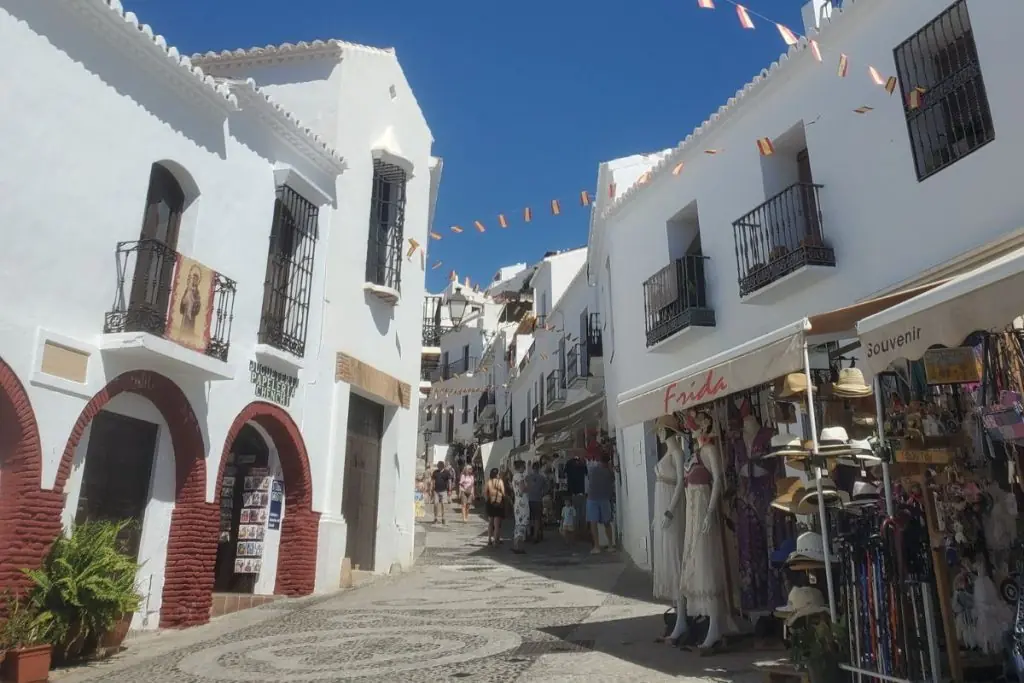 frigiliana street with shops