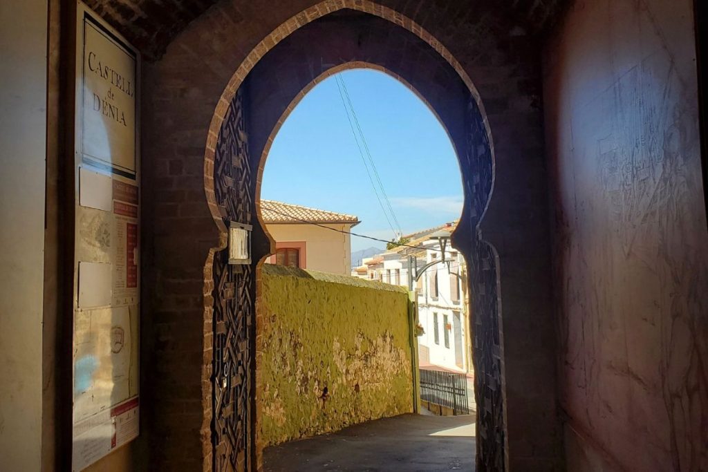 Denia castle archway