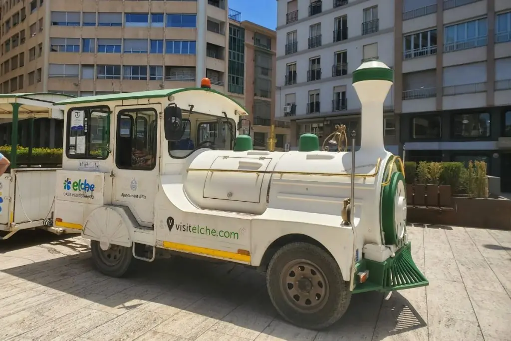 Elche land train