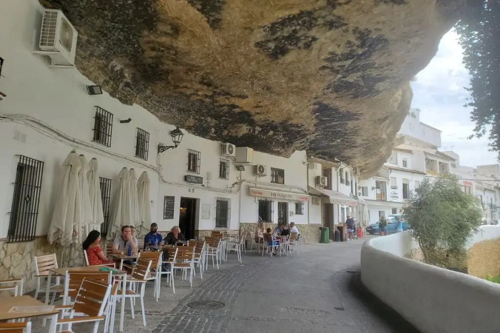 Setenil de las Bodegas calle cuevas del sol