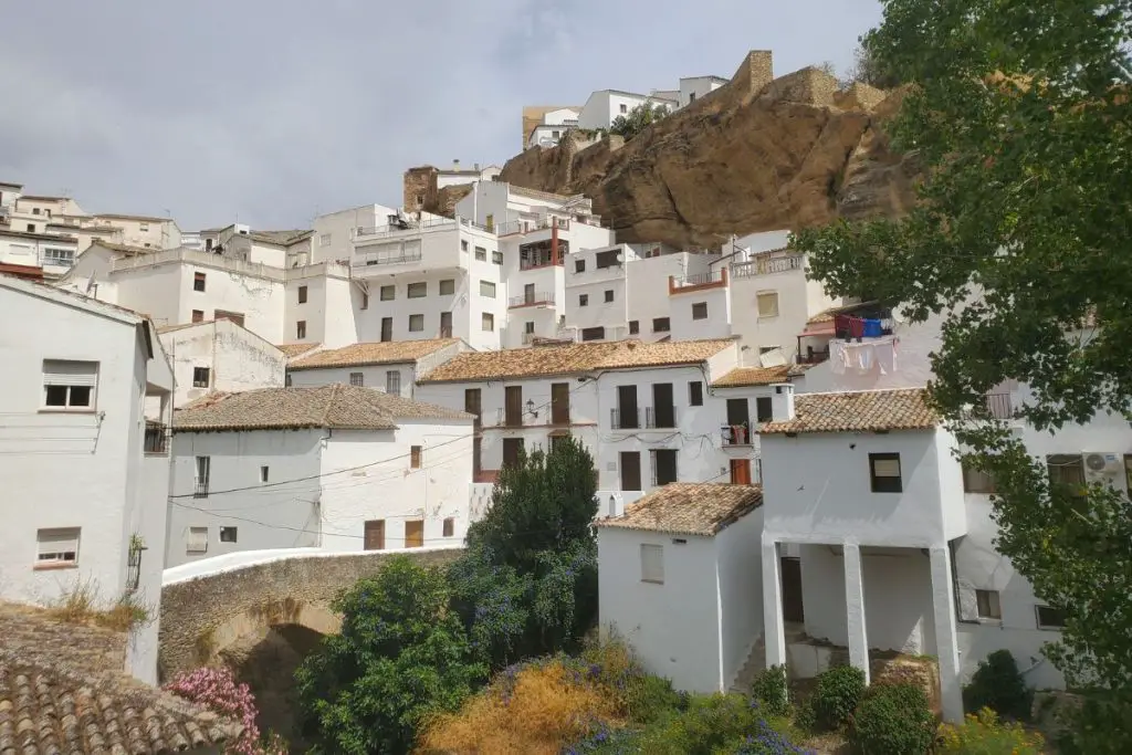 Setenil de las Bodegas houses