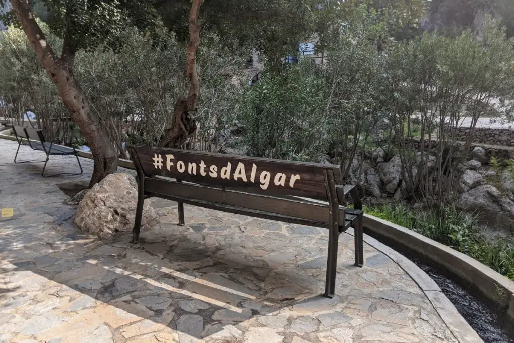 fonts d'algar bench